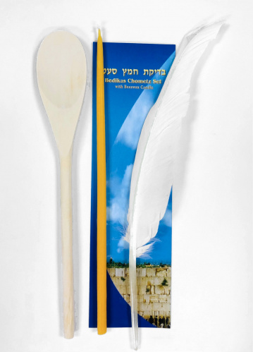 Bedikat Chametz Feather Spoon & Candle Sets