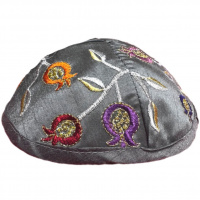 Kippah_pomegranate_graymulti