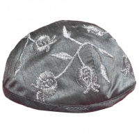 Kippah_pomegranate_graywhite